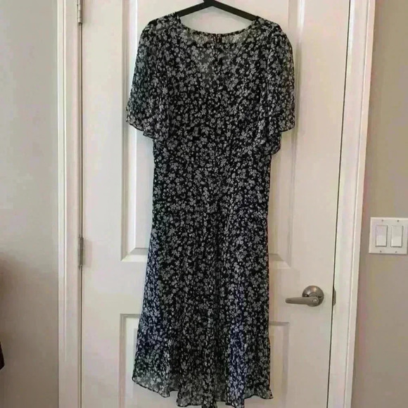 Calvin Klein floral midi dress - Picture 7 of 7